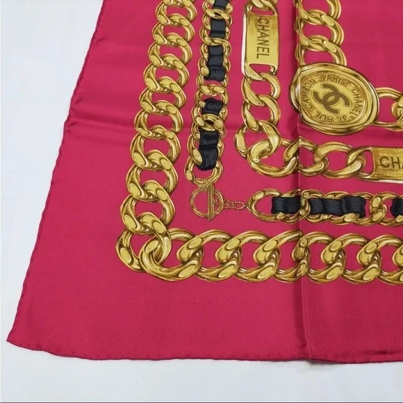 Chanel scarf 100% silk made in Italy royal chains with red fabric - Picture 8 of 10